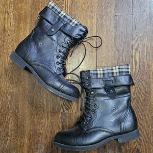 Black and plaid combat boots Size 7